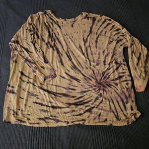 TORRID tye dye long sleeve tee size 4